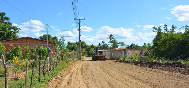 Prefeitura de Feira intensifica patrolamento de estradas em seis distritos