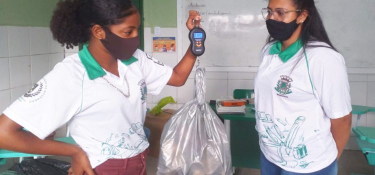 Alunos de duas escolas municipais exploram reaproveitamento do lixo e são premiados