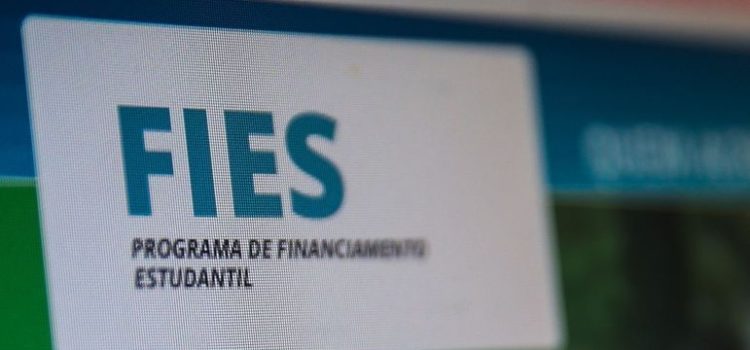 MEC amplia número de vagas para o Fies 2022; saiba como se inscrever