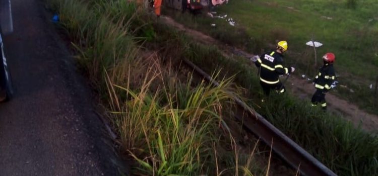 Ônibus com Devinho Novaes tomba em Alagoas e uma pessoa morre