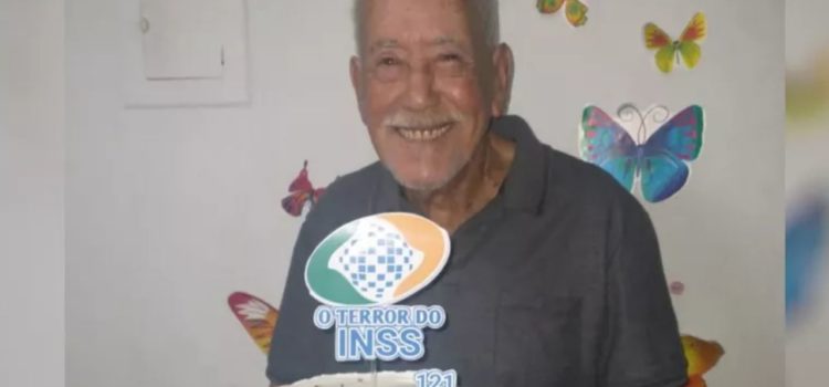 “O terror do INSS”: idoso comemora 121 anos com bolo temático em Goiás