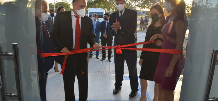 Prefeito Colbert Martins participa da inauguração do Fórum de Juizados Especiais