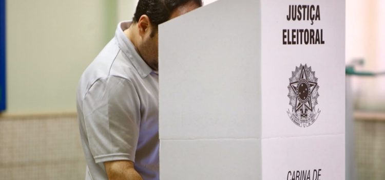 Faltam 3 dias: checagem de mensagens falsas ocorre em tempo real