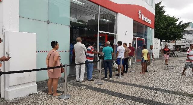 Brasil Vs Croácia: confira o que abre ou fecha em Feira de Santana, antes e depois do jogo