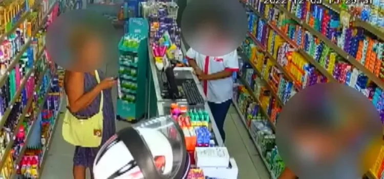 Homem armado finge ser cliente e rouba dinheiro de farmácia em Salvador
