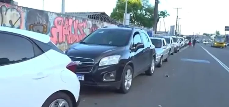 Por causa do Réveillon, motoristas aguardam entre 2h30 e 3h na fila do sistema ferryboat