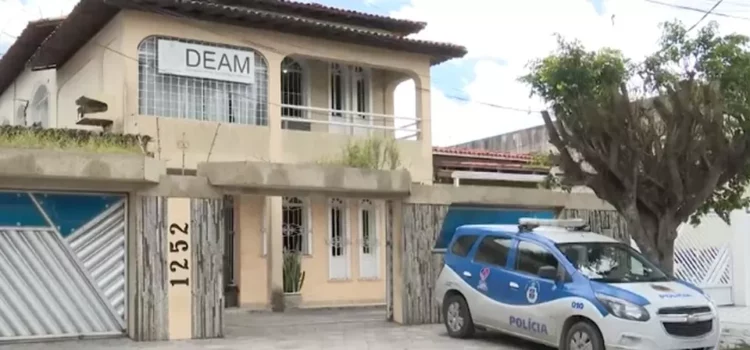 Polícia diz que novos vídeos reforçam suspeita de estupro de jovem na BA; familiares aparecem em gravações