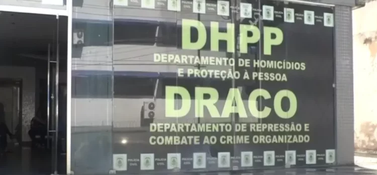 Dupla é encontrada morta em carro em Salvador; corpos das vítimas tinham marcas de tiros