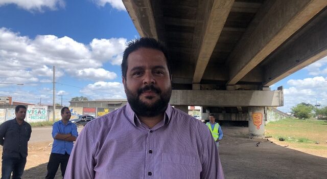 Superintendente anuncia licitação para recuperação de vias em fevereiro em Feira de Santana