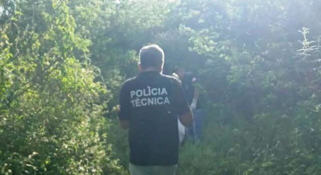 Corpo em estado de decomposição é encontrado nos fundos de residencial em Feira de Santana