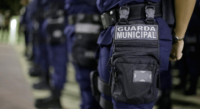 Dois guardas municipais são baleados durante perseguição a suspeitos de assaltos