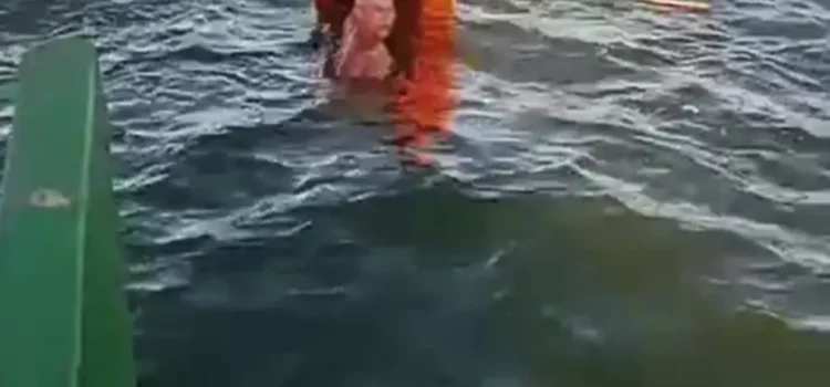 Mulher que morreu em naufrágio na região turística da Bahia tinha 55 anos e passeava com familiares