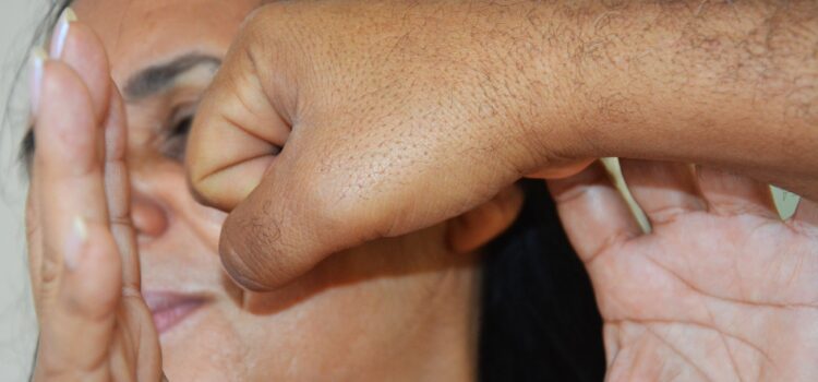 Quebra do silêncio resgatou mais de 500 mulheres da violência doméstica ano passado