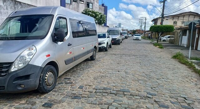 Motoristas da Secretaria de Saúde paralisam as atividades por falta de pagamento