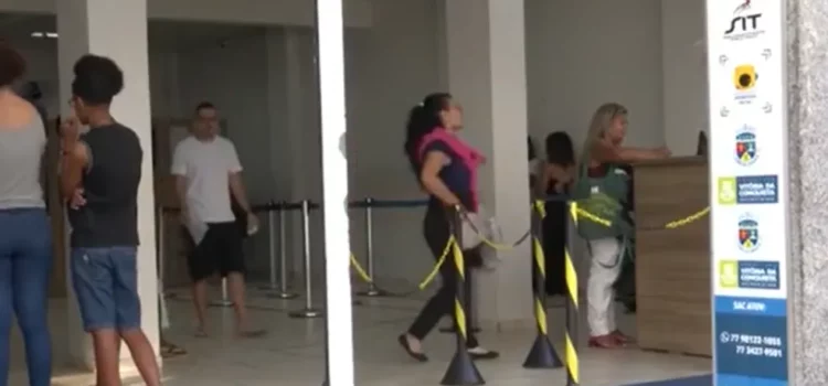 Funcionários suspeitos de transfobia durante atendimento em empresa de ônibus na Bahia são demitidos
