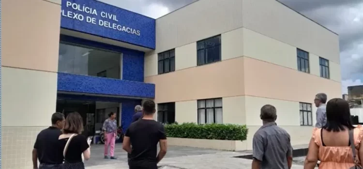 Quinze servidores da divisão financeira da Câmara de Feira de Santana são afastados após suspeita de irregularidade