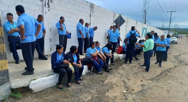 Transporte coletivo: rodoviários da empresa Rosa paralisam as atividades em Feira de Santana