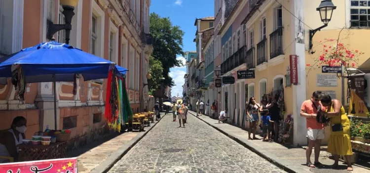 Turistas romenos são agredidos durante tentativa de assalto no Pelourinho, ponto turístico de Salvador