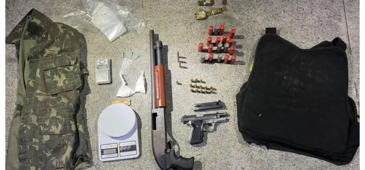 Casal morre após confronto com policiais militares no bairro do Arenoso, em Salvador; espingarda foi apreendida