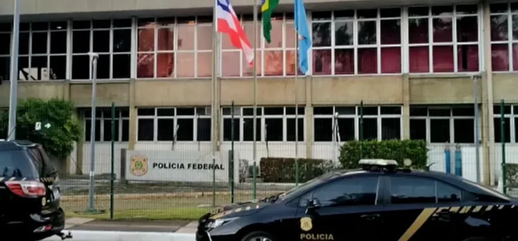 Polícia Federal cumpre mandado de busca e apreensão na casa de aluno suspeito de ameaçar professores por e-mail na BA