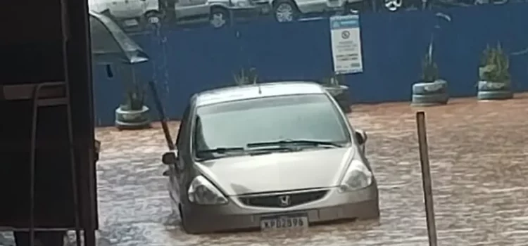 Forte chuva em Salvador interdita Ladeira da Montanha e causa transtornos na Cidade Baixa; veja outras ocorrências