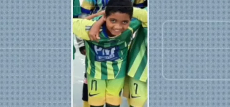 Criança de 10 anos morre após ser baleada na Bahia; família diz que vítima foi atingida enquanto brincava durante ação policial