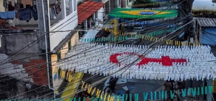 Copa do Mundo Feminina: moradores de Salvador enfeitam rua com pinturas e bandeiras para apoiar Seleção Brasileira