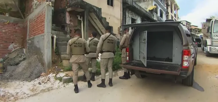 Família é feita refém por oito horas em Salvador; seis homens foram presos e um adolescente apreendido