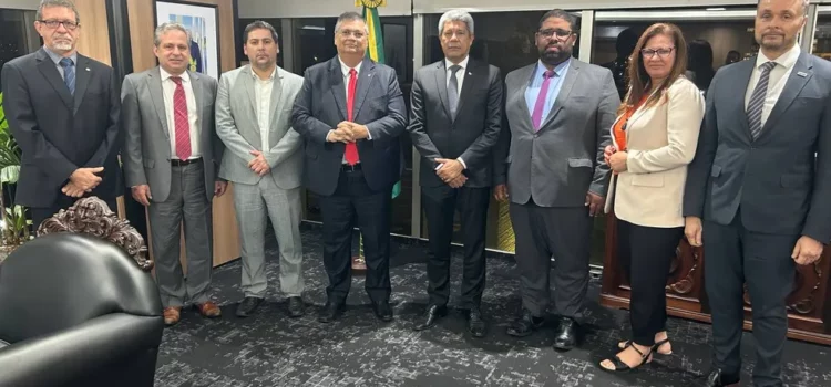 Em meio a onda de violência na BA, governador se reúne com secretário nacional de segurança pública para discutir medidas