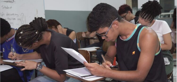 Curso preparatório promove simulado e aulões gratuitos para os estudantes que farão o Enem