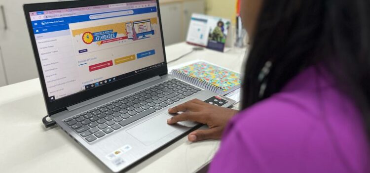 SEC realiza aulões virtuais para o ENEM