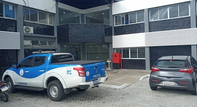 Adolescente é assassinado dentro de barbearia no conjunto George Américo
