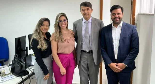 Membros da OAB participam de reunião com juiz da 4ª Vara de Família