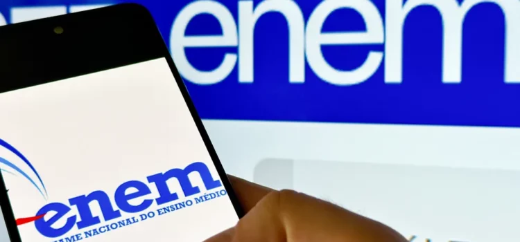 Mega revisão gratuita do Enem é realizada em shopping de Salvador