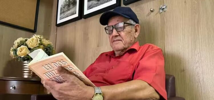 Idoso de 81 aprovado em História quer se professor: “sonho começando”