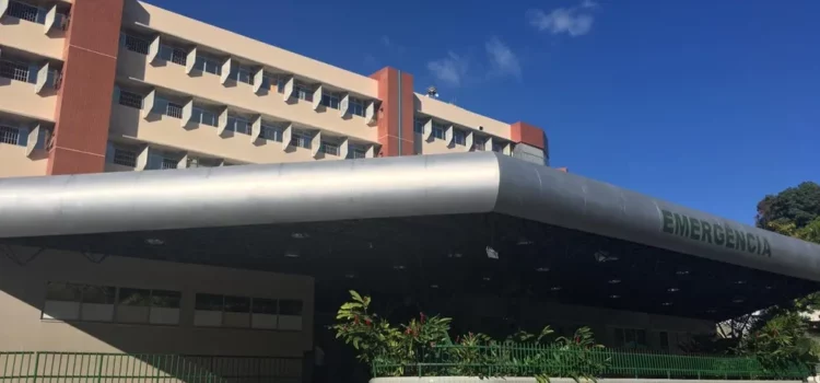 Mulher morre após ser atacada por golpes de arma branca em Salvador