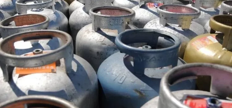 Gás de cozinha tem novo reajuste na Bahia; aumento é de 1,8%