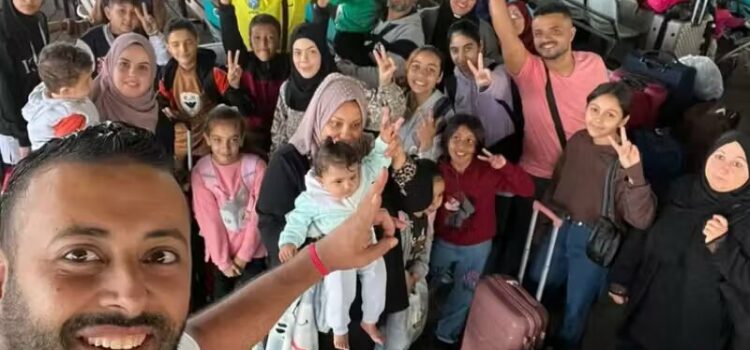Brasileiros presos na Faixa de Gaza conseguem sair e vão voltar para o Brasil