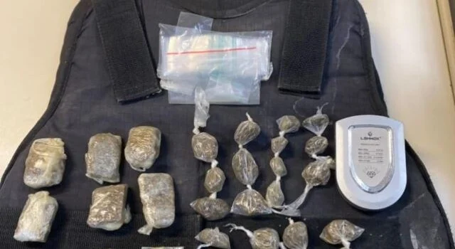 65ª CIPM apreende drogas e colete balístico na Expansão do Feira IX
