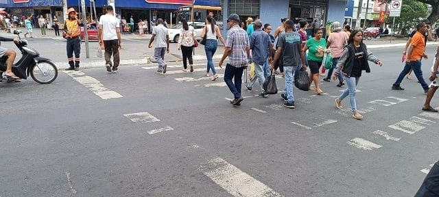 Comércio e serviços foram os setores que mais geraram empregos em Feira de Santana em setembro