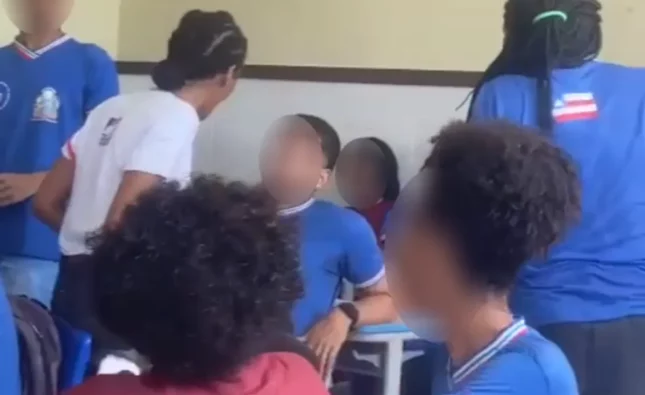 Discussão entre alunos termina com socos em escola na Bahia