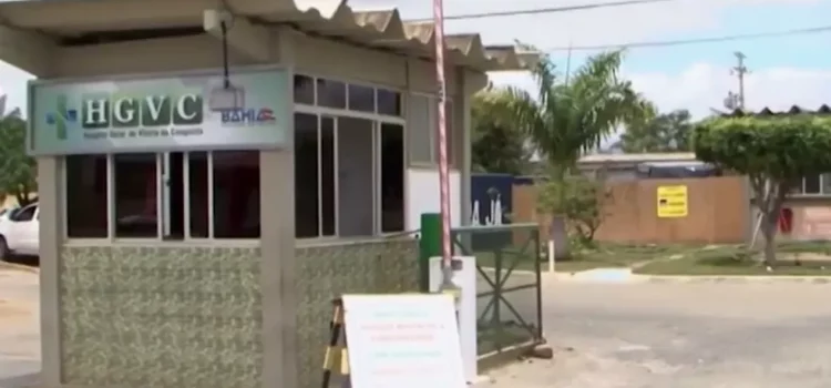 Criança de 7 anos é internada após ficar com hematomas no rosto; secretaria diz que estudante bateu contra pilastra de escola na BA