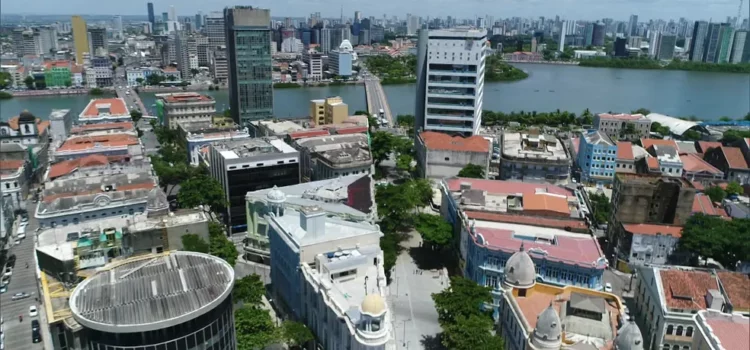 Trabalhadores que moram nas capitais do Nordeste preferem trabalho presencial a home office, diz pesquisa