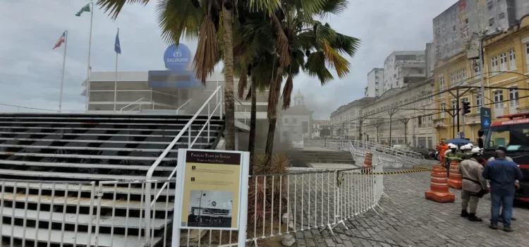Incêndio atinge Prefeitura de Salvador e Elevador Lacerda é fechado