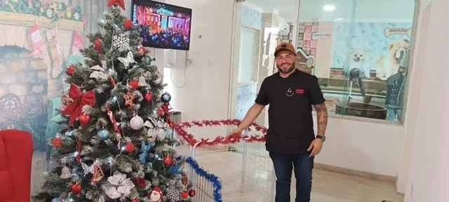 Campanha arrecada medicamentos e rações para animais; ONGs receberão as doações