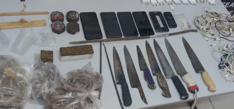 Celulares, drogas e armas são apreendidos em Conjunto Penal de Teixeira de Freitas, no extremo sul da Bahia