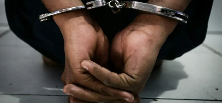 Homem é condenado a mais de 20 anos de prisão por estuprar e engravidar enteada de 12 anos na BA