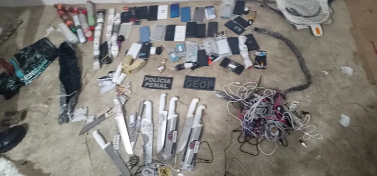 Homens são baleados ao tentar arremessar facas e celulares para presídio de Salvador