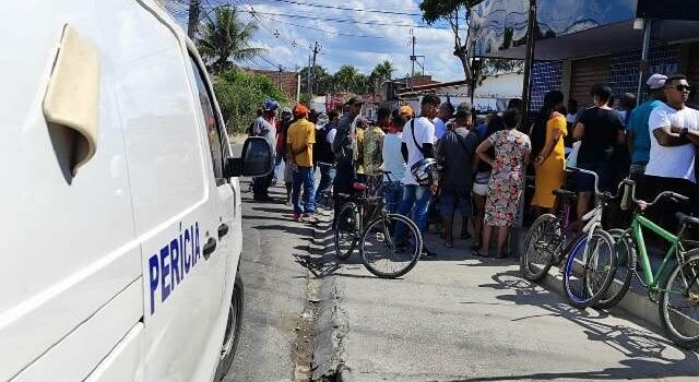 Um dos homicídios registrados no final de semana teve cerca de 70 tiros, diz delegado