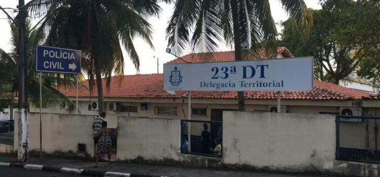 Suspeito de abusar crianças sexualmente em piscina de condomínio na BA é solto; vítimas de 7 e 9 anos denunciaram toque